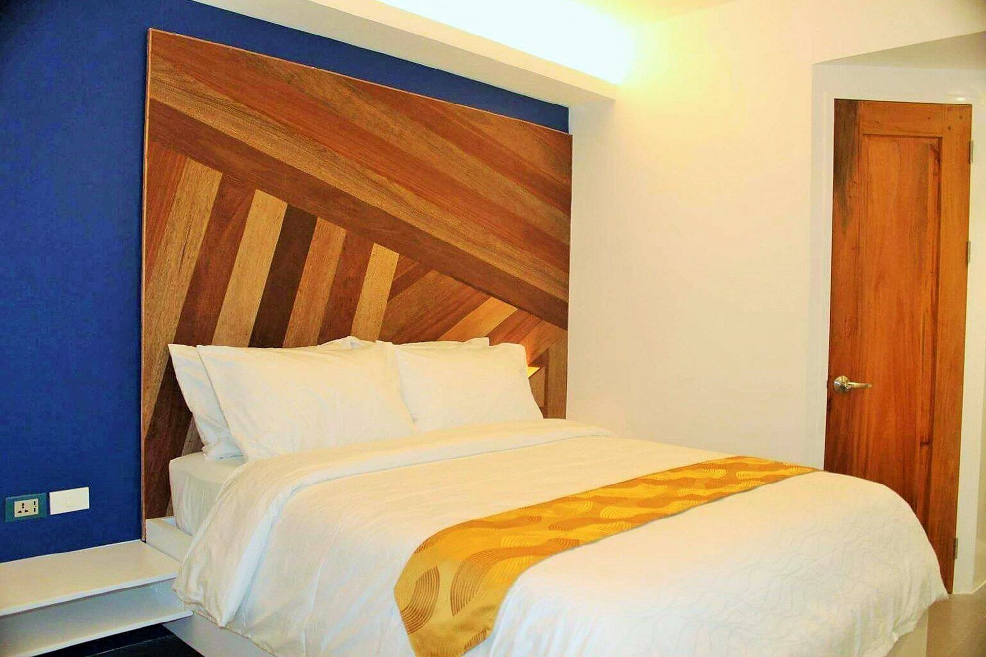 Oyo 609 G Executive Hotel And Spa Boracay Manoc-Manoc Zewnętrze zdjęcie